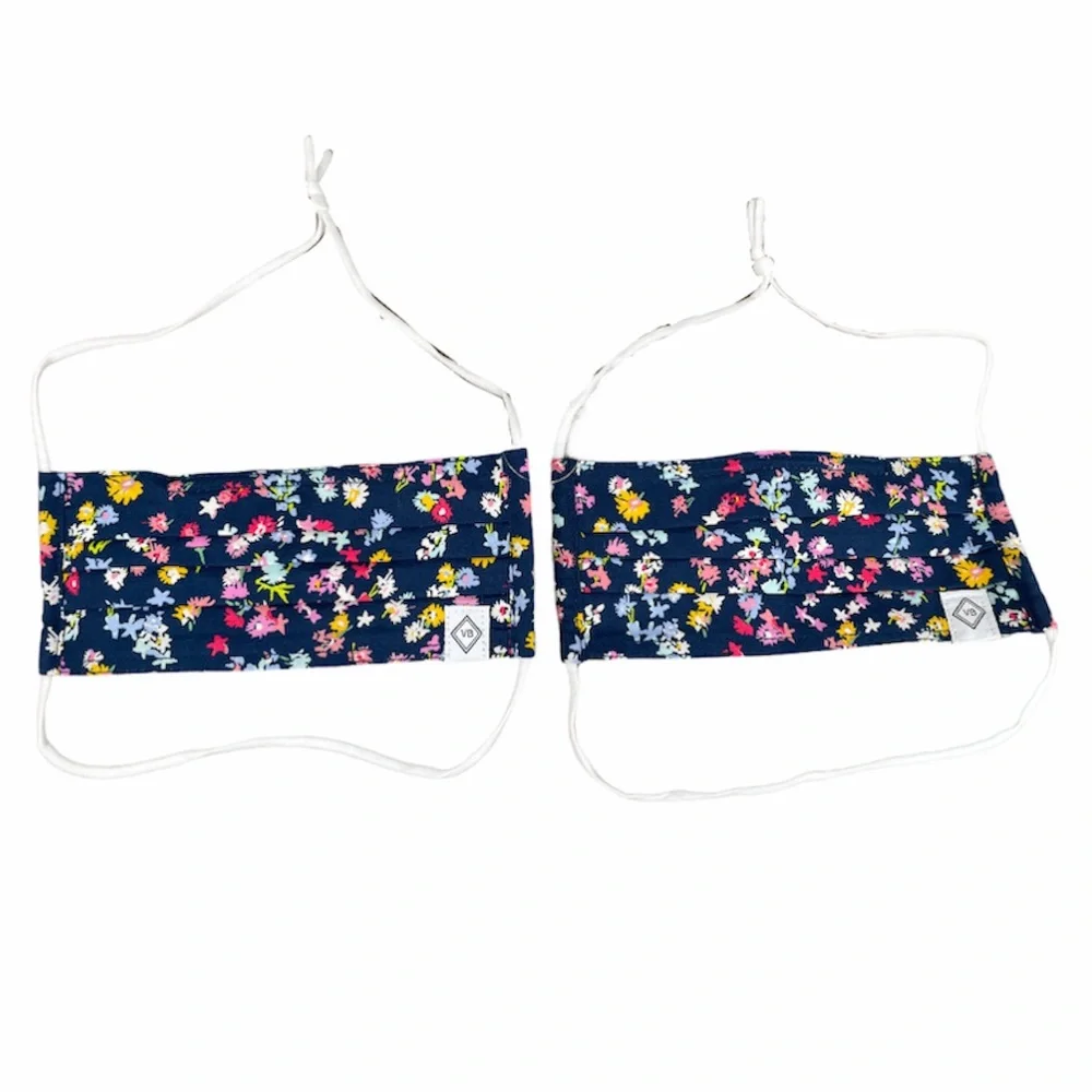 Vera Bradley 2 Scattered Wildflowers Face Mask